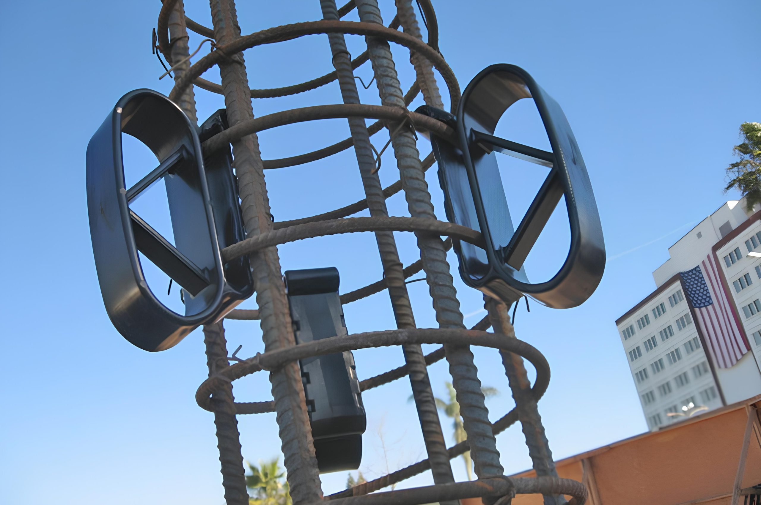C&M centralizers banded to a reinforcing cage